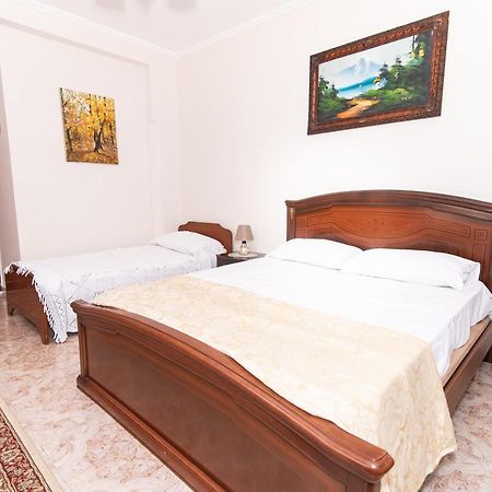 Erla'S Apartment Tirana Buitenkant foto