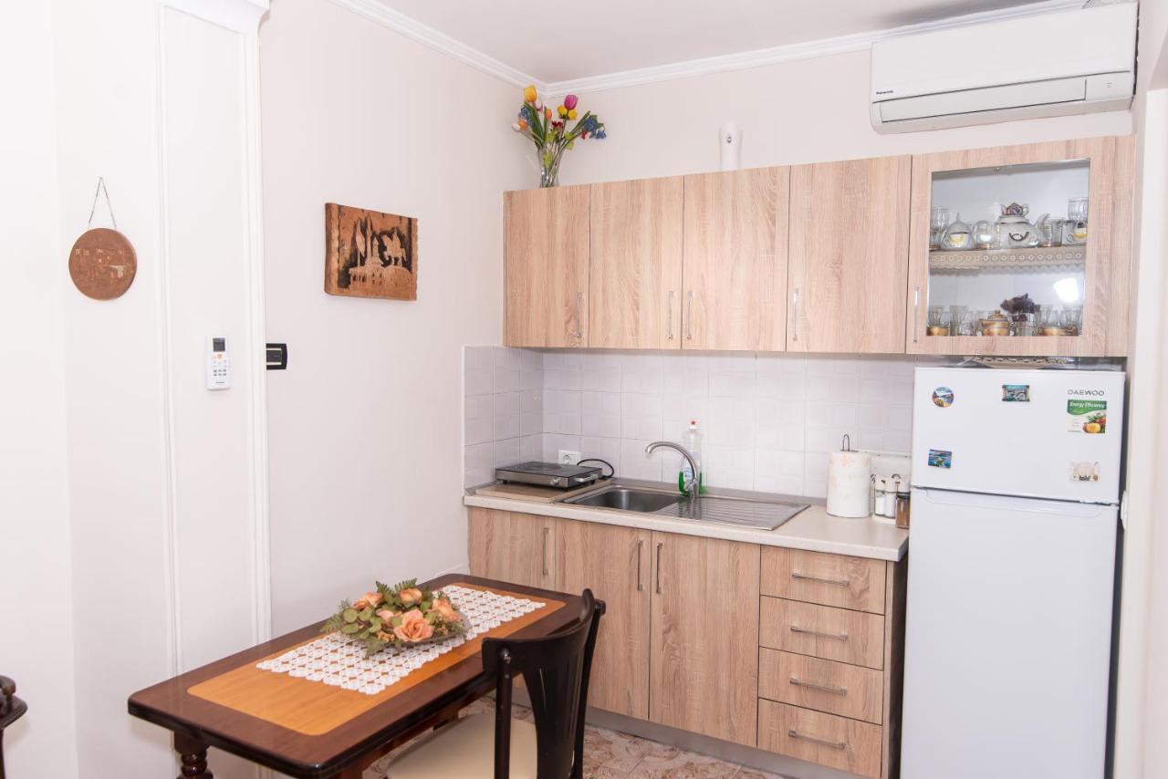 Erla'S Apartment Tirana Buitenkant foto
